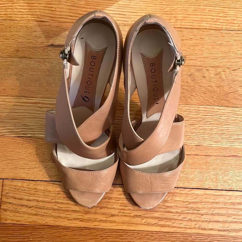 Boutique 9 tan leather strappy heeled sandals size 7 in box - Picture 2 of 9